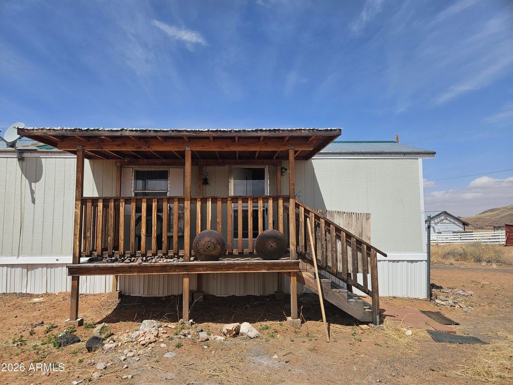 Image 9 of property listing at 6472 River Road, Holbrook, AZ 85942