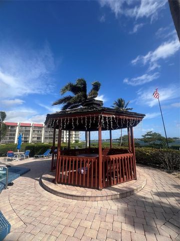 7030 Half Moon Circle 418, Hypoluxo, FL 33462