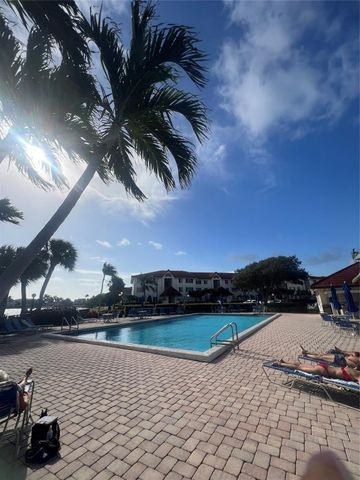 7030 Half Moon Circle 418, Hypoluxo, FL 33462