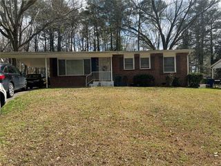 2916 Renfro NW Drive, Atlanta, GA 30318