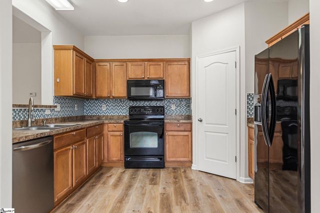 704 Center Road, Taylors, SC 29687