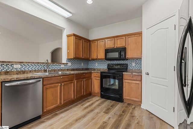 704 Center Road, Taylors, SC 29687
