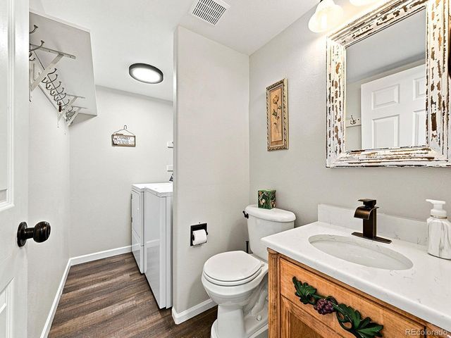 5571 S Yakima St, Aurora, CO 80015