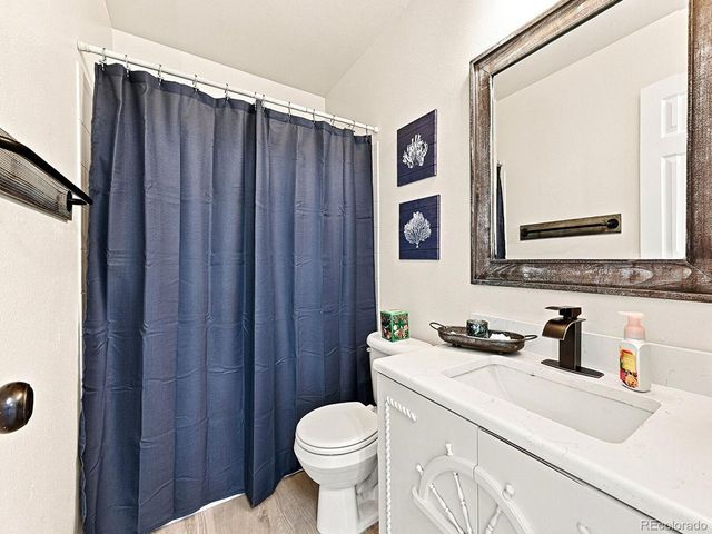 5571 S Yakima St, Aurora, CO 80015