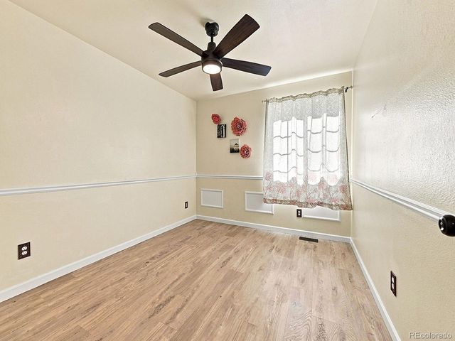 5571 S Yakima St, Aurora, CO 80015