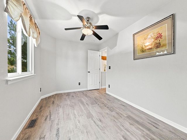 5571 S Yakima St, Aurora, CO 80015