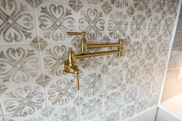 2850 Kuehne Lane, Las Cruces, NM 88011