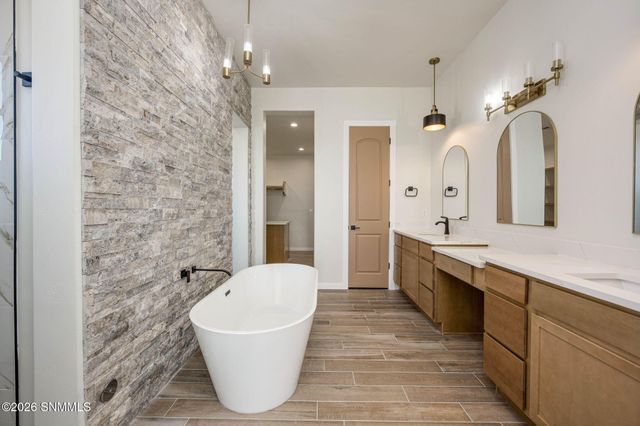 2850 Kuehne Lane, Las Cruces, NM 88011