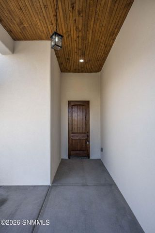 2850 Kuehne Lane, Las Cruces, NM 88011