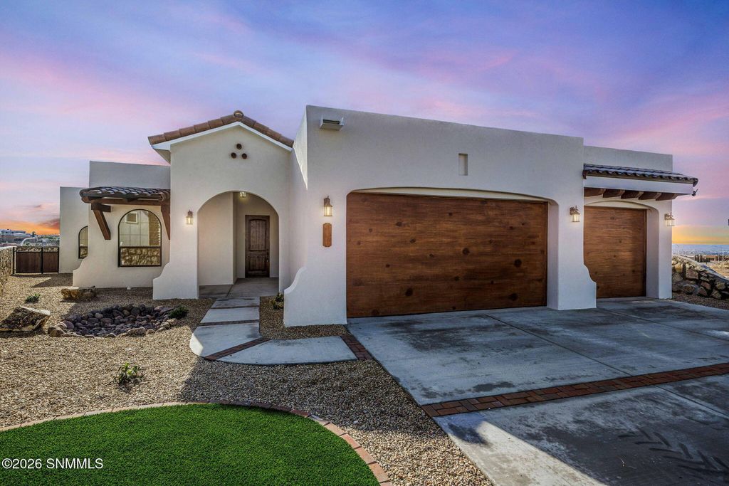 2850 Kuehne Lane, Las Cruces, NM 88011