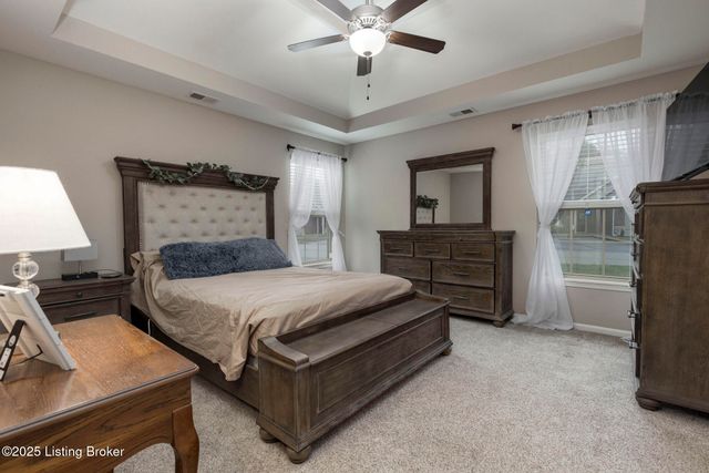 6524 Renate Rd, Louisville, KY 40291