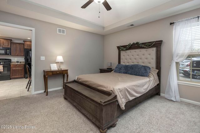 6524 Renate Rd, Louisville, KY 40291