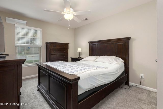 6524 Renate Rd, Louisville, KY 40291