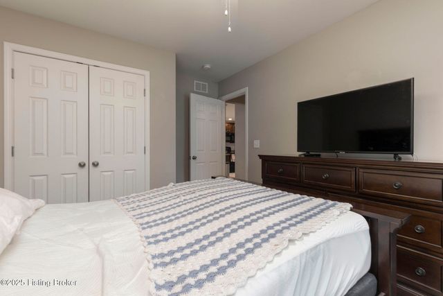 6524 Renate Rd, Louisville, KY 40291