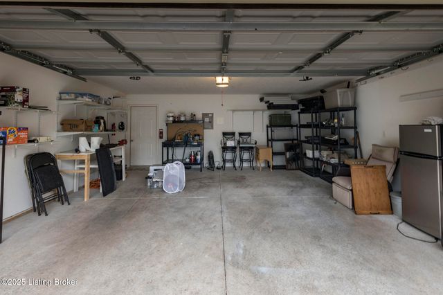 6524 Renate Rd, Louisville, KY 40291