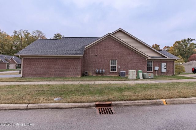 6524 Renate Rd, Louisville, KY 40291