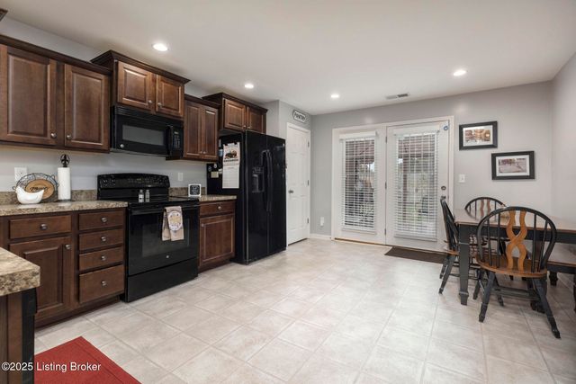 6524 Renate Rd, Louisville, KY 40291