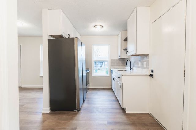 1805 Meadow Cliff Dr, Nashville, TN 37210