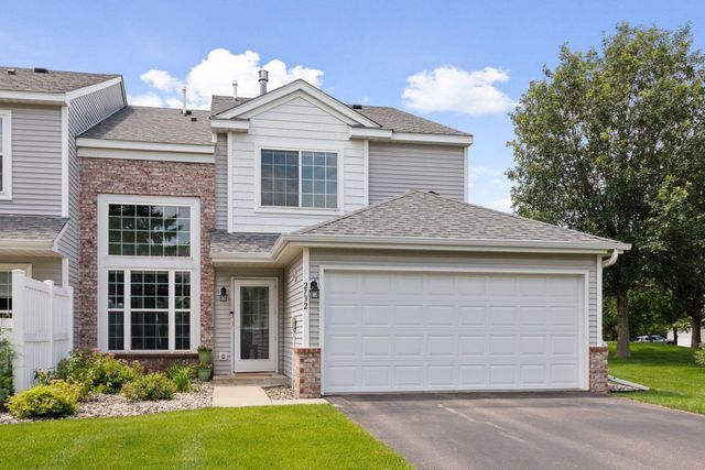 2732 Wagon Wheel Curve, Chaska, MN 55318