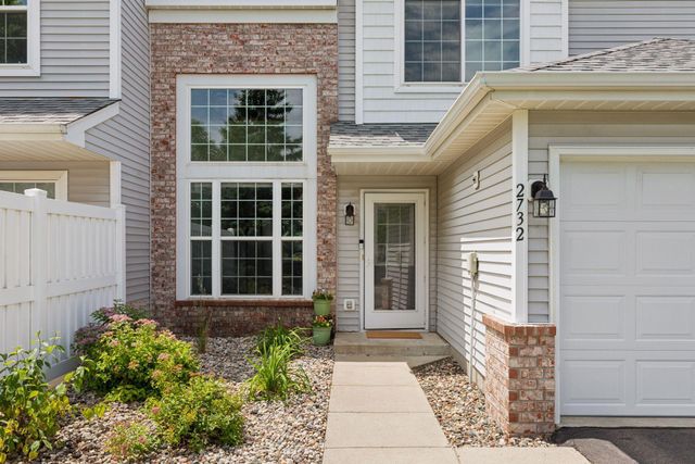 2732 Wagon Wheel Curve, Chaska, MN 55318