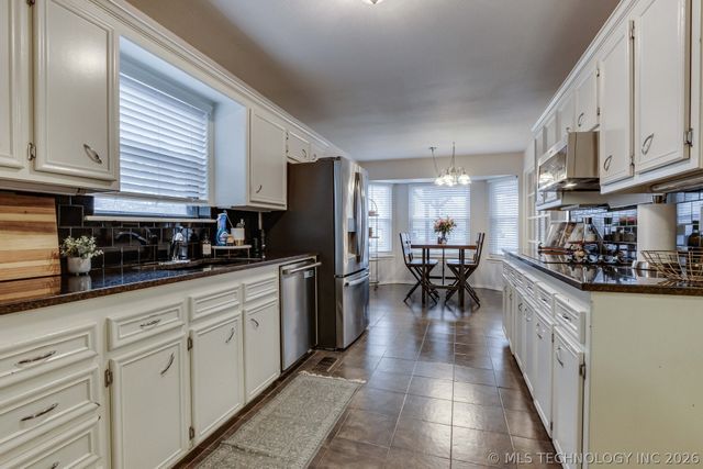 7912 S 87th East Avenue, Tulsa, OK 74133