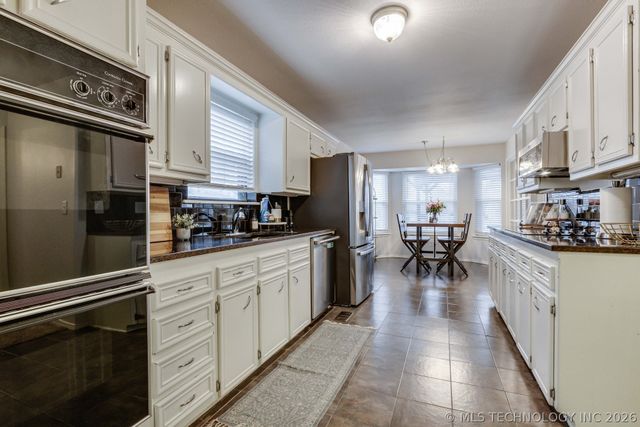 7912 S 87th East Avenue, Tulsa, OK 74133