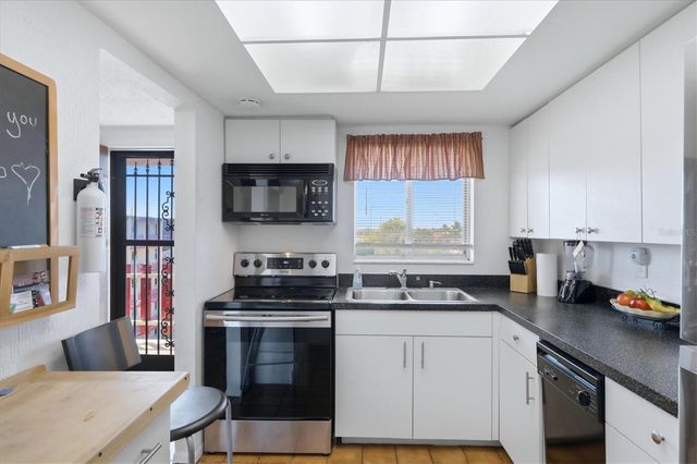 4137 LAKE BAYSHORE DRIVE C505, Bradenton, FL 34205