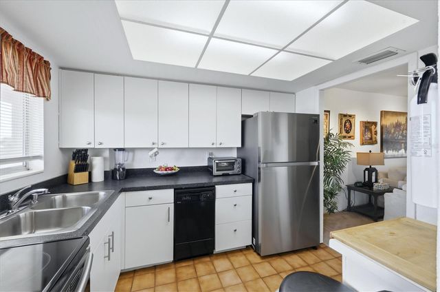 4137 LAKE BAYSHORE DRIVE C505, Bradenton, FL 34205