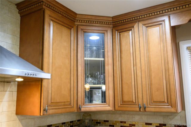 8 Chauncey Lane, Coram, NY 11727