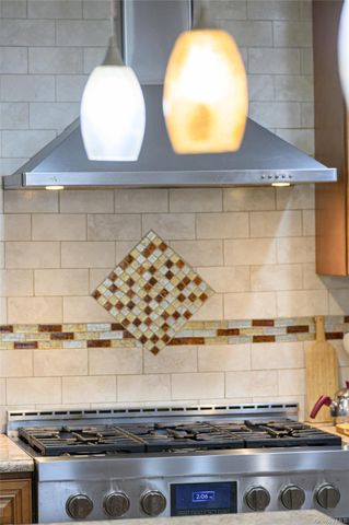 8 Chauncey Lane, Coram, NY 11727