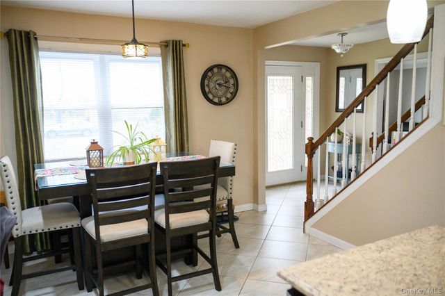 8 Chauncey Lane, Coram, NY 11727