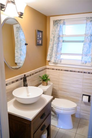 8 Chauncey Lane, Coram, NY 11727