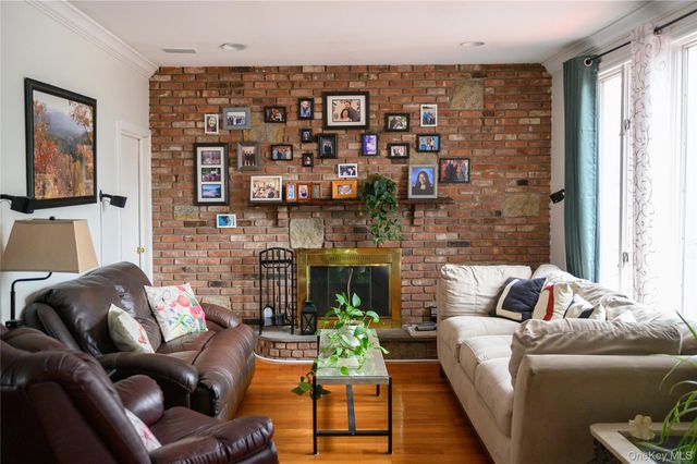 8 Chauncey Lane, Coram, NY 11727