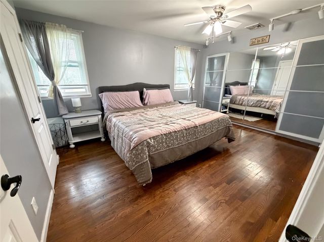 8 Chauncey Lane, Coram, NY 11727