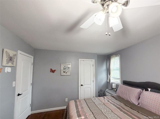 8 Chauncey Lane, Coram, NY 11727