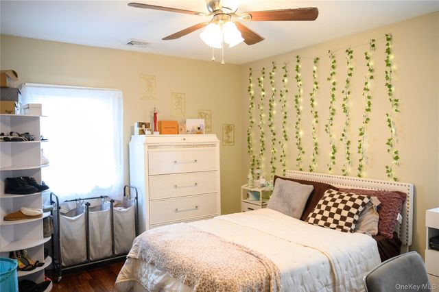 8 Chauncey Lane, Coram, NY 11727