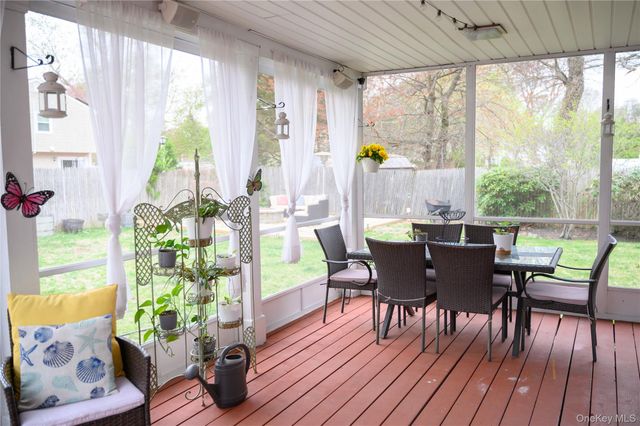 8 Chauncey Lane, Coram, NY 11727