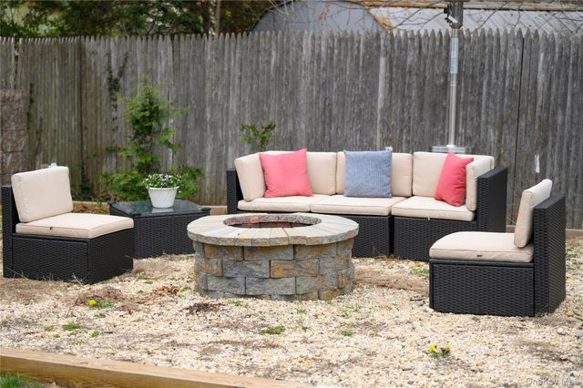 8 Chauncey Lane, Coram, NY 11727