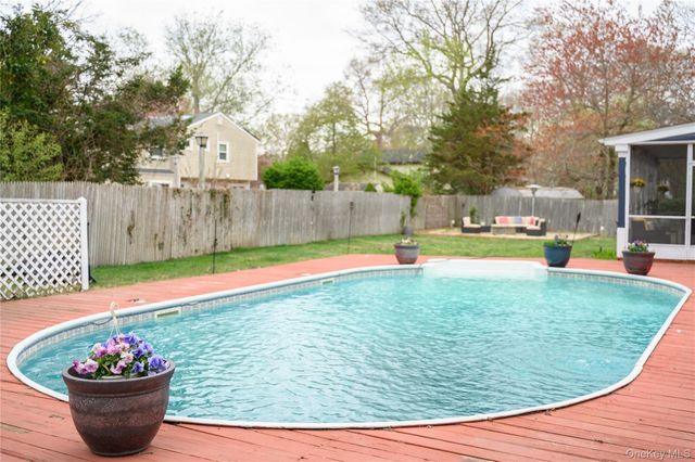 8 Chauncey Lane, Coram, NY 11727