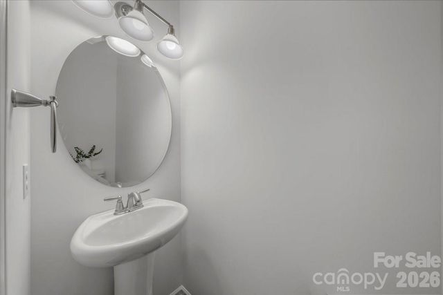 2419 Diplomat Lane, Charlotte, NC 28210