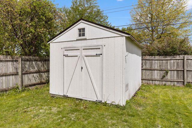2120 Coronet Road, Loves Park, IL 61111
