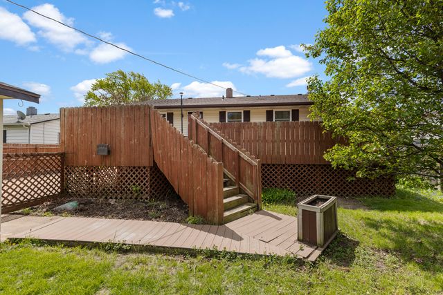 2120 Coronet Road, Loves Park, IL 61111