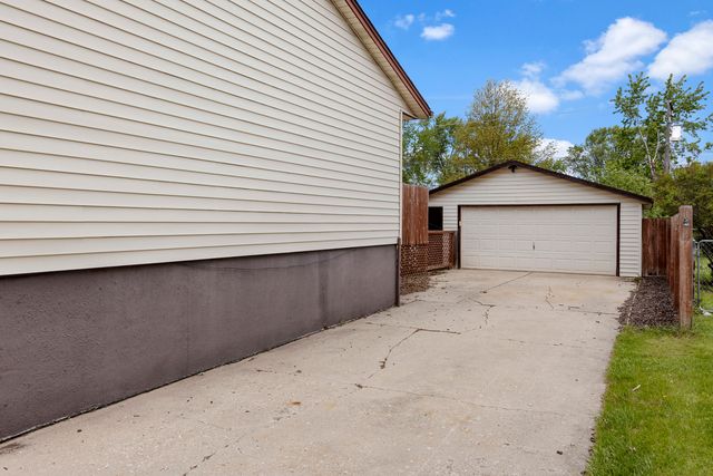 2120 Coronet Road, Loves Park, IL 61111