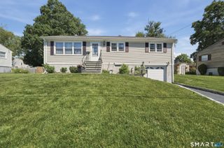 11 Gertrude Lane, West Haven, CT 06516
