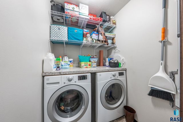 205 N Ceylon Dr Drive, Tea, SD 57064