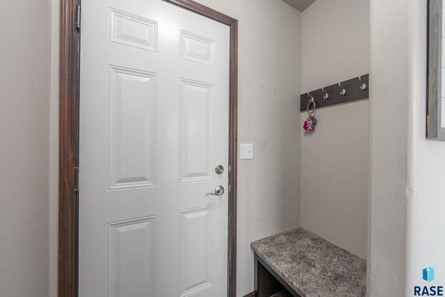 205 N Ceylon Dr Drive, Tea, SD 57064