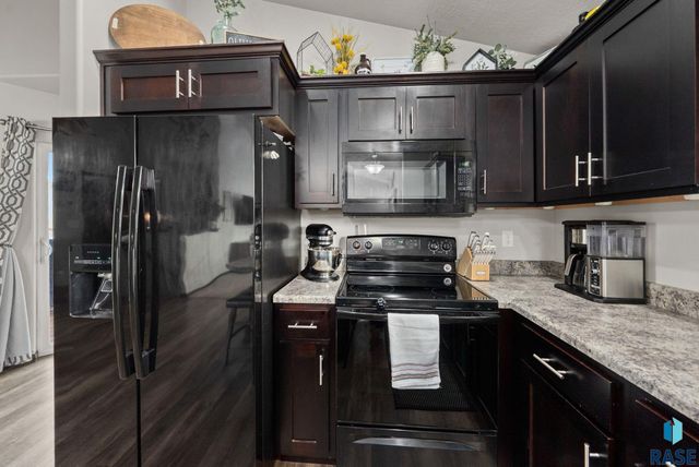 205 N Ceylon Dr Drive, Tea, SD 57064