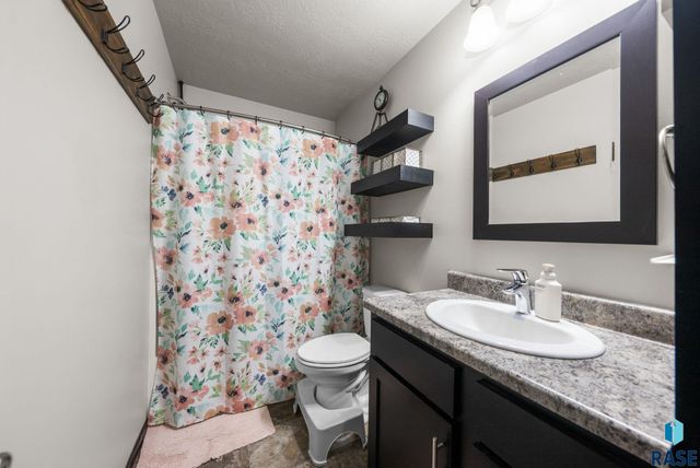 205 N Ceylon Dr Drive, Tea, SD 57064