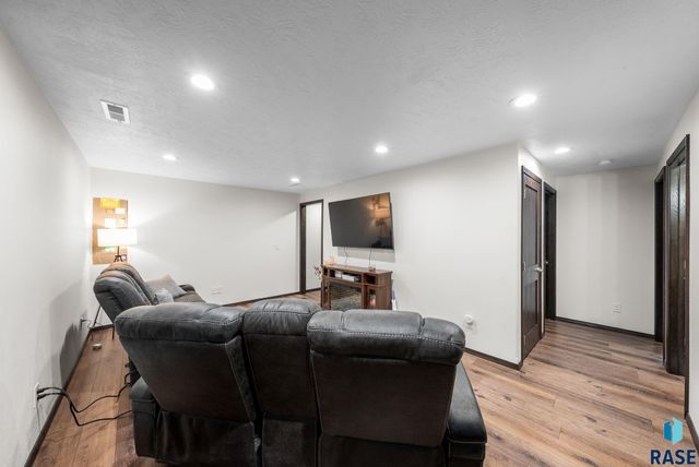 205 N Ceylon Dr Drive, Tea, SD 57064