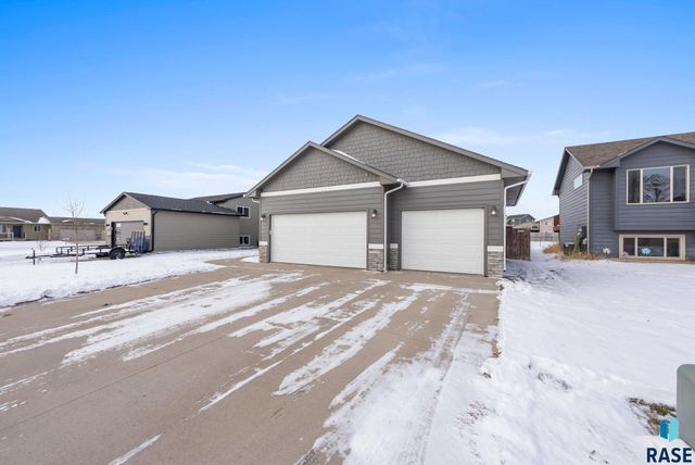 205 N Ceylon Dr Drive, Tea, SD 57064